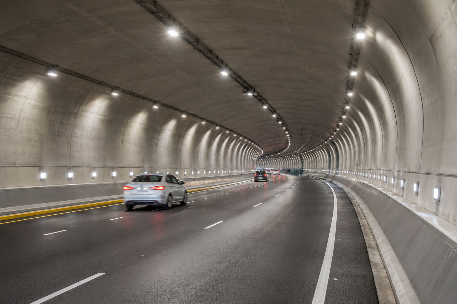 Proyecto Iluminación de Túneles 2025